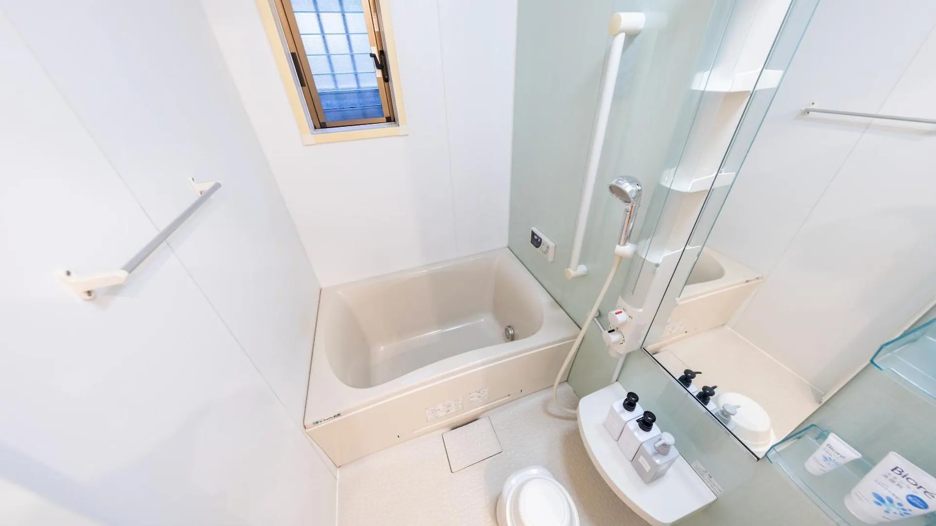 Apartmán 1棟貸切,難波まで2駅4分,京セラドーム徒歩圏内,最大7名まで利用可,Usjまで4駅,Uihouse Ósaka 0*,