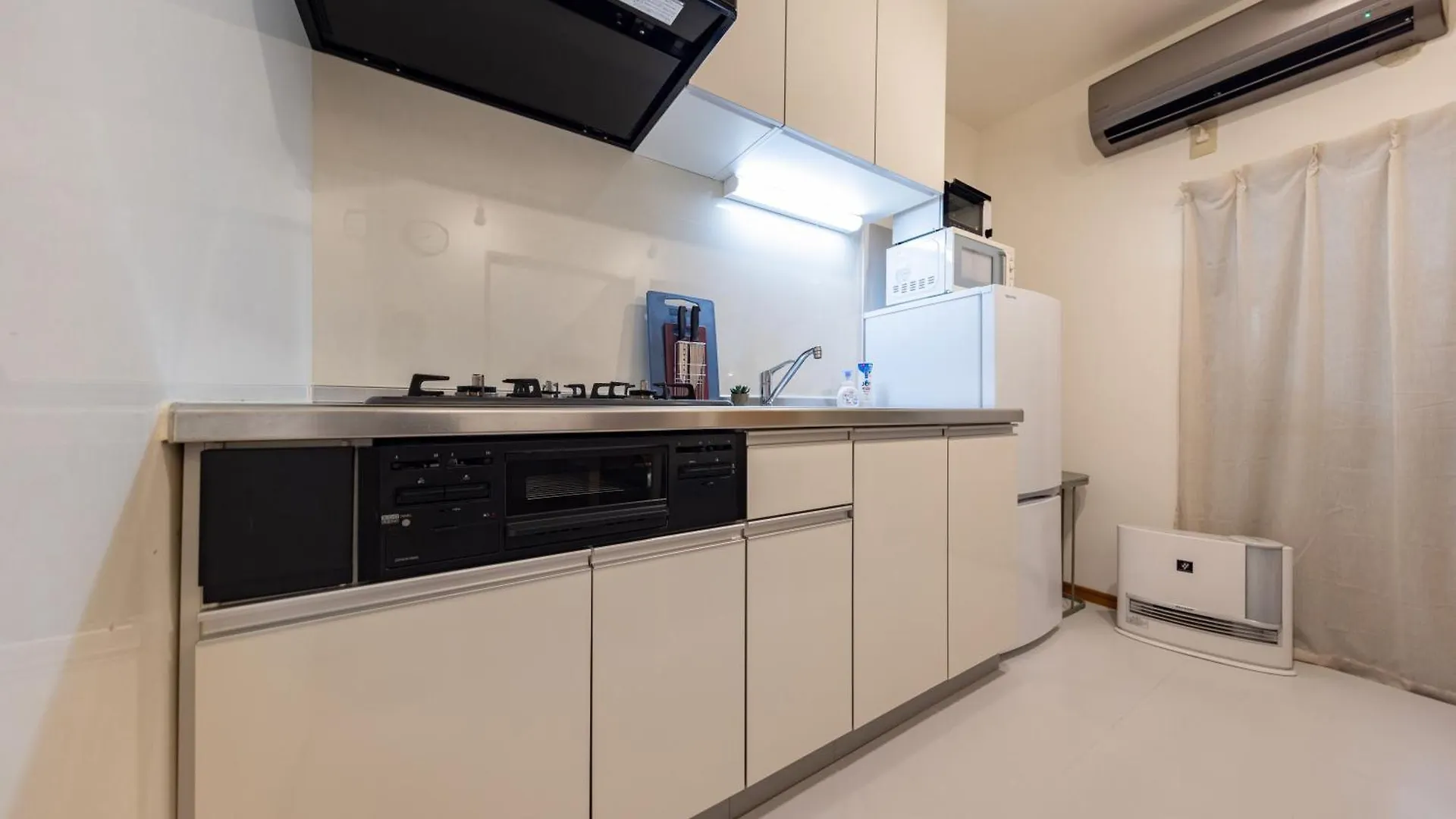Apartmán 1棟貸切,難波まで2駅4分,京セラドーム徒歩圏内,最大7名まで利用可,Usjまで4駅,Uihouse Ósaka 0*,