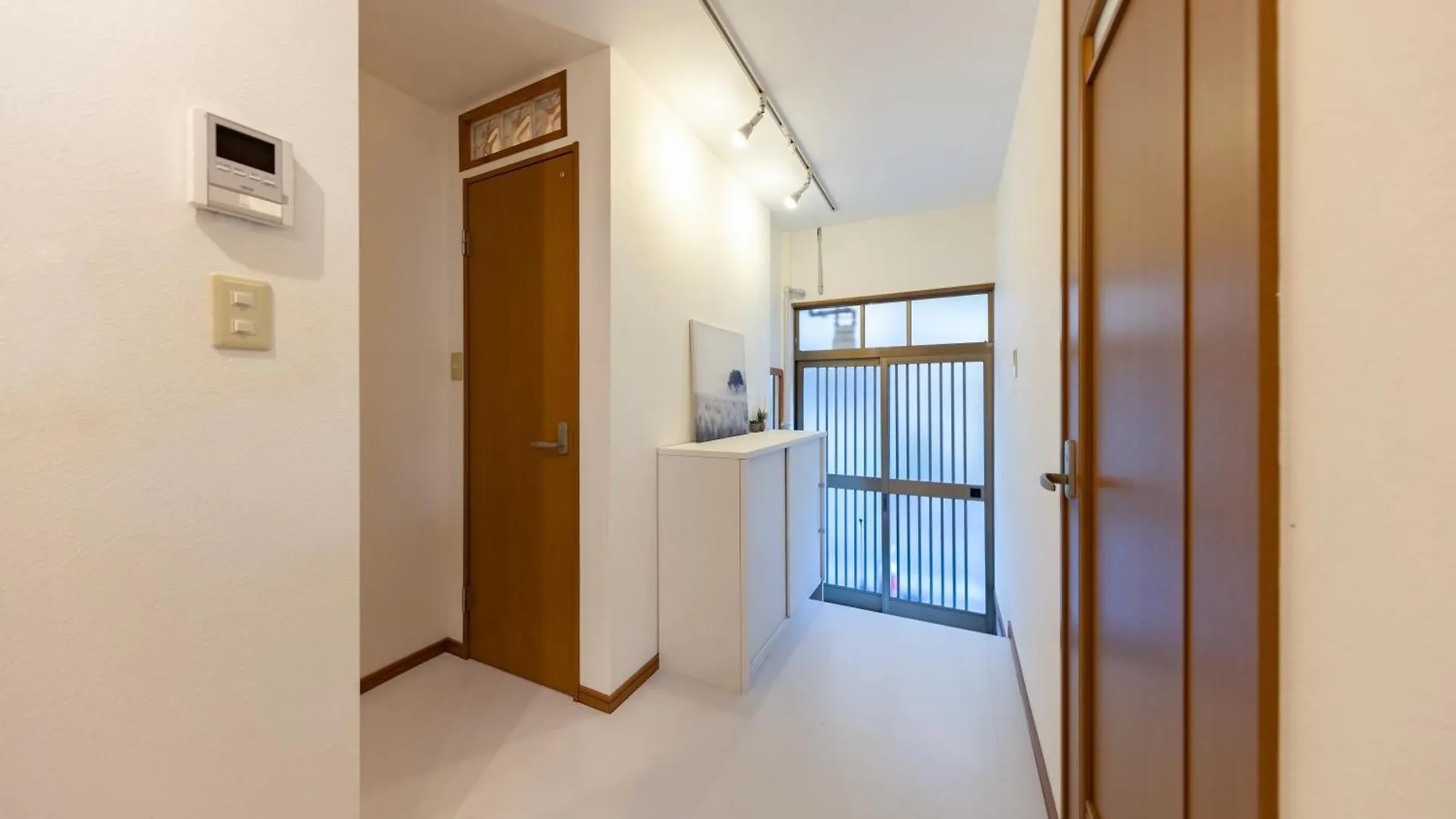 Apartmán 1棟貸切,難波まで2駅4分,京セラドーム徒歩圏内,最大7名まで利用可,Usjまで4駅,Uihouse Ósaka