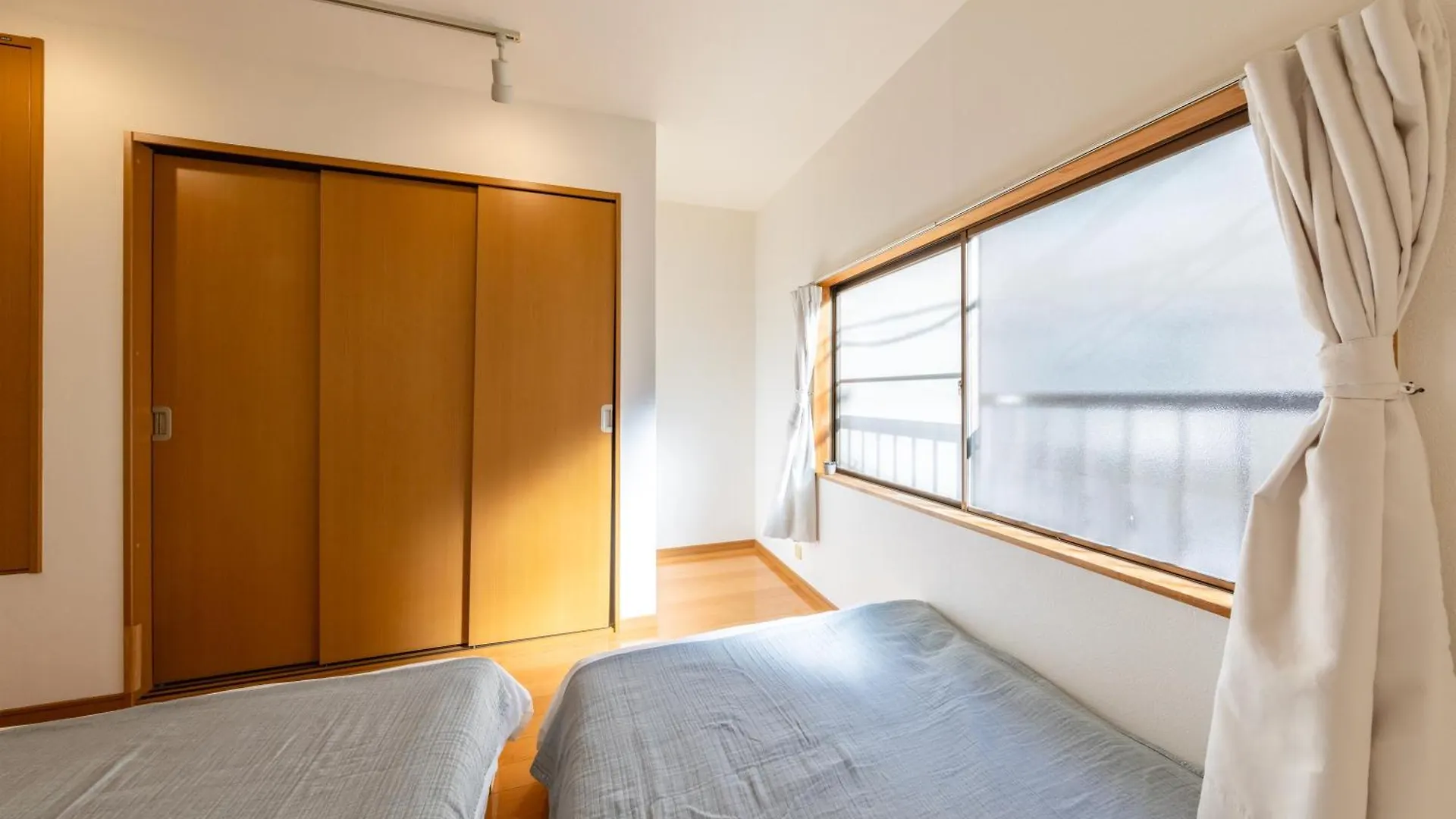 Apartmán 1棟貸切,難波まで2駅4分,京セラドーム徒歩圏内,最大7名まで利用可,Usjまで4駅,Uihouse Ósaka 0*,  Japonsko